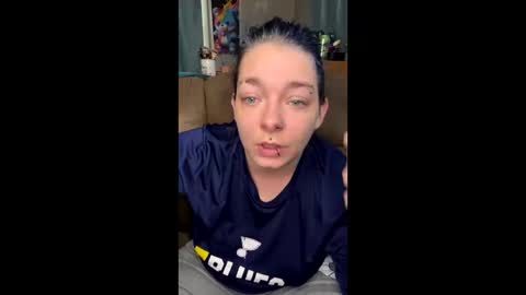 Snapshot of blueeyedbeauty92 chatting on 11.25.25 blueeyedbeauty92 online show from 11.25.25