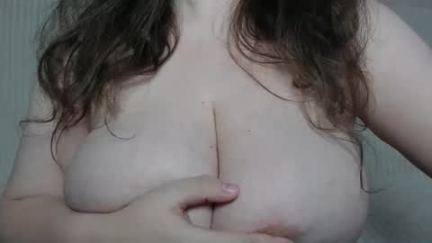Snapshot of blueeyedmarie chatting on 07.19.26 Marie online show from 07.19.26