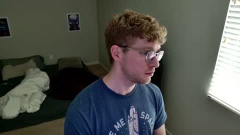 Snapshot of blueeyedtallguy chatting on 07.08.26 blueeyedtallguy online show from 07.08.26