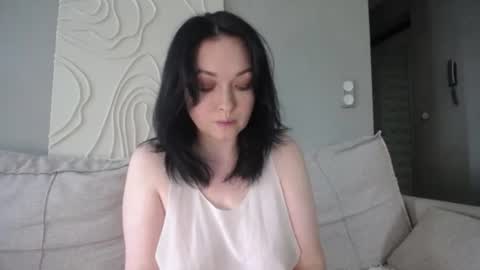 Snapshot of blueeyeess chatting on 06.23.26 Alina online show from 06.23.26