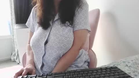 BlueEyes40DDDs online show from 10.31.25