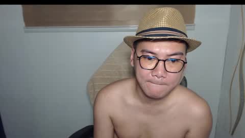 Snapshot of blueranger27 chatting on 03.05.25 Andy Tan online show from 03.05.25