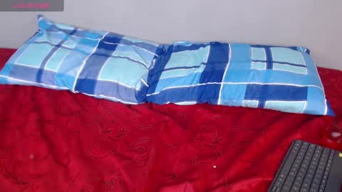 Violette 3 online show from 12.19.24