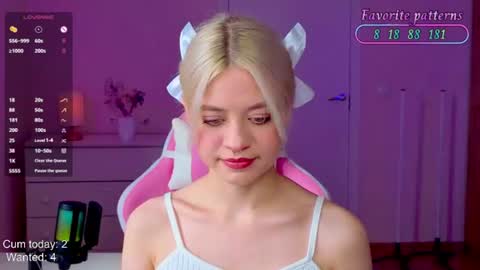 Snapshot of blush_im_crush chatting on 06.22.26 Wendy online show from 06.22.26