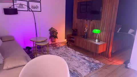 Snapshot of blush_mikki chatting on 10.23.25 Mikki chan online show from 10.23.25