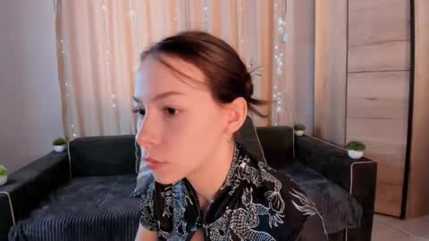 Snapshot of blushinbloom chatting on 09.12.25 Dolores online show from 09.12.25