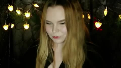 Snapshot of blushing_star chatting on 02.12.26 blushing_star online show from 02.12.26