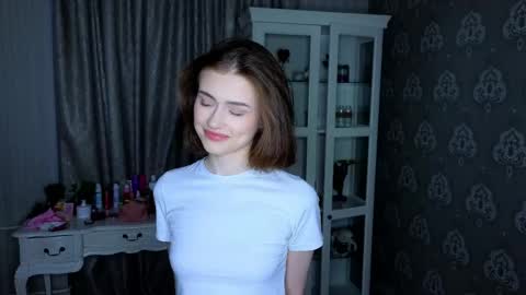 Snapshot of bluuemarine chatting on 05.15.26 Mary online show from 05.15.26