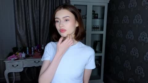 Snapshot of bluuemarine chatting on 05.16.26 Mary online show from 05.16.26