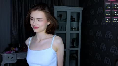 Snapshot of bluuemarine chatting on 05.24.26 Mary online show from 05.24.26