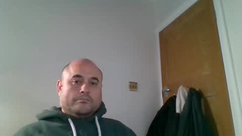 Snapshot of bobabator chatting on 10.24.25 bobabator online show from 10.24.25