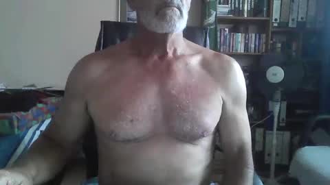 Snapshot of bobbgud chatting on 10.27.25 Bobbgud online show from 10.27.25