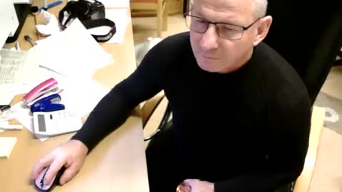 Snapshot of bodymen1 chatting on 11.26.25 bodymen1 online show from 11.26.25