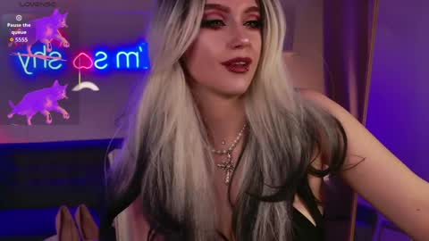 Snapshot of bogemabella chatting on 05.19.26 Your Mistress Bella online show from 05.19.26
