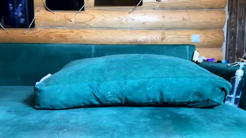 Nail and Olivia online show from 11.29.25