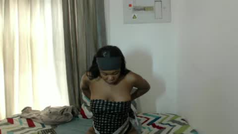 Snapshot of boitylips chatting on 06.19.26 boitylips online show from 06.19.26