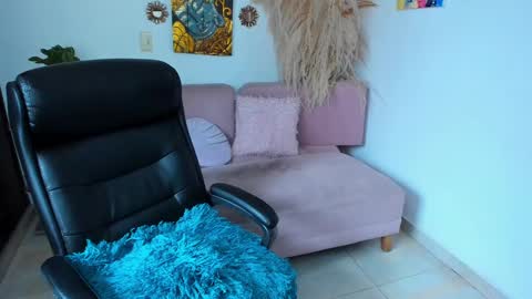  Salma Independent Model online show from 01.30.25