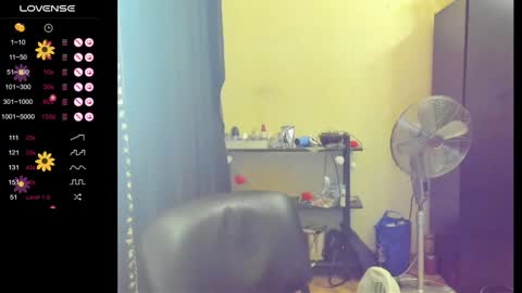 Snapshot of boni_nell__ chatting on 01.03.25 Nell online show from 01.03.25