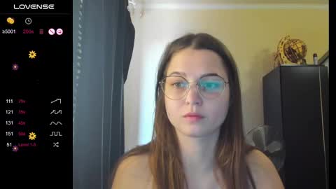 Snapshot of boni_nell__ chatting on 03.08.25 Nell online show from 03.08.25