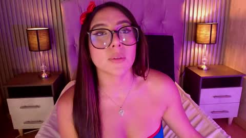 Snapshot of bonnali_lune chatting on 10.01.25 bonnali_lune online show from 10.01.25