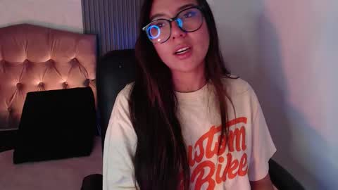 Snapshot of bonnali_lune chatting on 11.01.25 bonnali_lune online show from 11.01.25