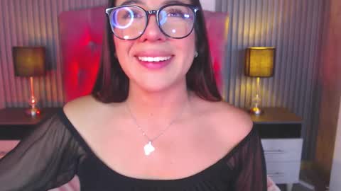 Snapshot of bonnali_lune chatting on 11.22.25 bonnali_lune online show from 11.22.25