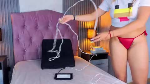 Snapshot of bonnali_lune chatting on 04.19.26 bonnali_lune online show from 04.19.26