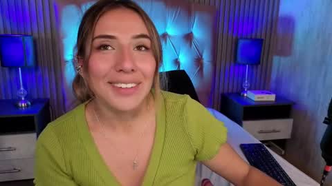 Snapshot of bonnali_lune chatting on 04.21.26 bonnali_lune online show from 04.21.26