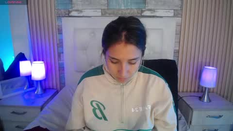 Snapshot of bonnali_lune chatting on 04.27.26 bonnali_lune online show from 04.27.26