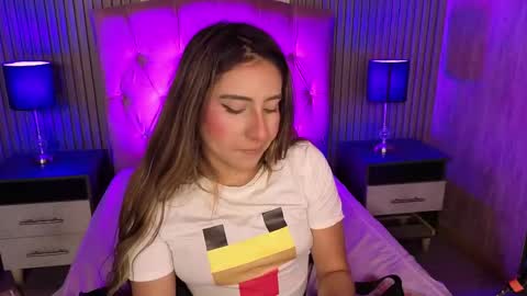 Snapshot of bonnali_lune chatting on 05.15.26 bonnali_lune online show from 05.15.26