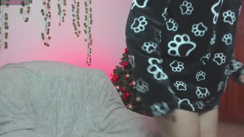 Bonnie Help me reach 500 likes online show from 01.02.25