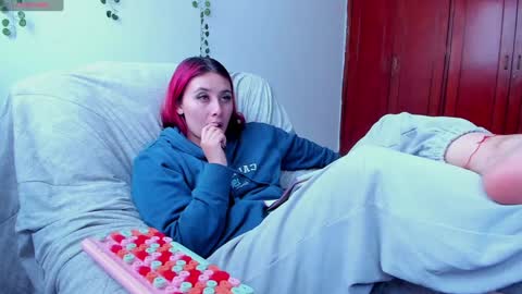 Bonnie Help me reach 500 likes online show from 01.31.25