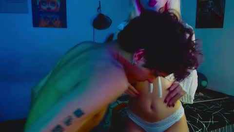 Bonnie Y Ash online show from 10.17.25