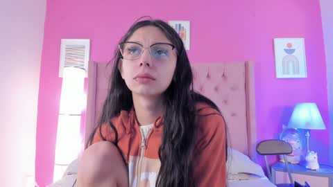 Snapshot of bonniepark_ chatting on 12.20.24 Bonnie online show from 12.20.24