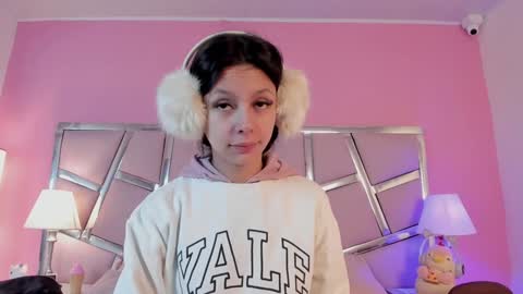 Snapshot of bonniepark_ chatting on 12.28.24 Bonnie online show from 12.28.24