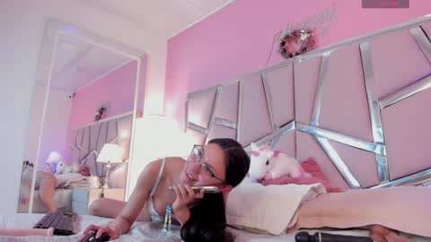 Snapshot of bonniepark_ chatting on 12.28.24 Bonnie online show from 12.28.24