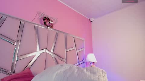 Snapshot of bonniepark_ chatting on 12.28.24 Bonnie online show from 12.28.24