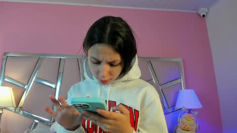 Snapshot of bonniepark_ chatting on 01.06.25 Bonnie online show from 01.06.25