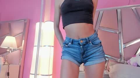 Snapshot of bonniepark_ chatting on 01.06.25 Bonnie online show from 01.06.25