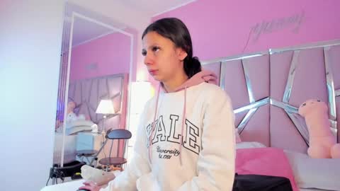 Snapshot of bonniepark_ chatting on 01.10.25 Bonnie online show from 01.10.25