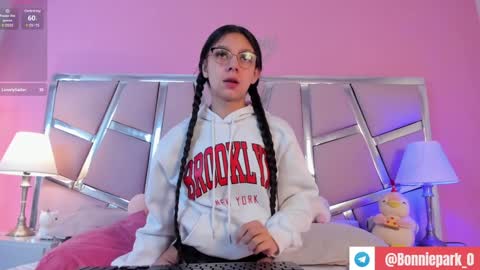 Snapshot of bonniepark_ chatting on 01.16.25 Bonnie online show from 01.16.25