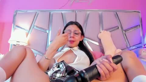 Snapshot of bonniepark_ chatting on 03.05.25 Bonnie online show from 03.05.25