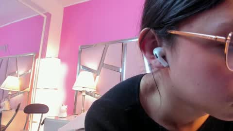 Snapshot of bonniepark_ chatting on 03.07.25 Bonnie online show from 03.07.25