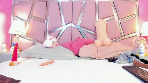 Snapshot of bonniepark_ chatting on 03.10.25 Bonnie online show from 03.10.25