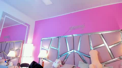 Snapshot of bonniepark_ chatting on 03.11.25 Bonnie online show from 03.11.25