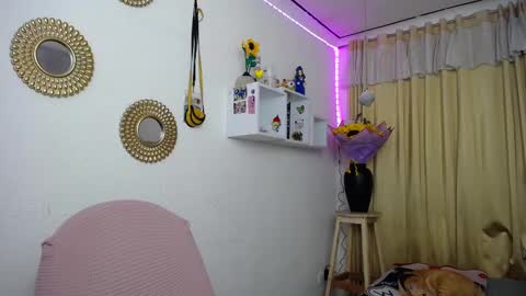 Soffy Brooks Independent model online show from 03.08.25