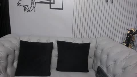 Snapshot of bonny_petite chatting on 02.14.26 Vicky online show from 02.14.26