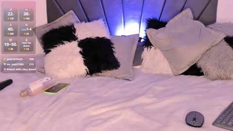 Snapshot of bonny_shine599 chatting on 12.16.24 Bonny Shine online show from 12.16.24