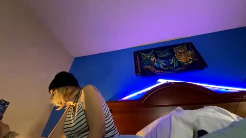 Snapshot of boobookittyfuxx chatting on 11.03.25 boobookittyfuxx online show from 11.03.25