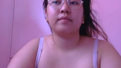 Snapshot of boobsiemarie chatting on 06.21.26 MommyMarie-Singlemom of 2. online show from 06.21.26